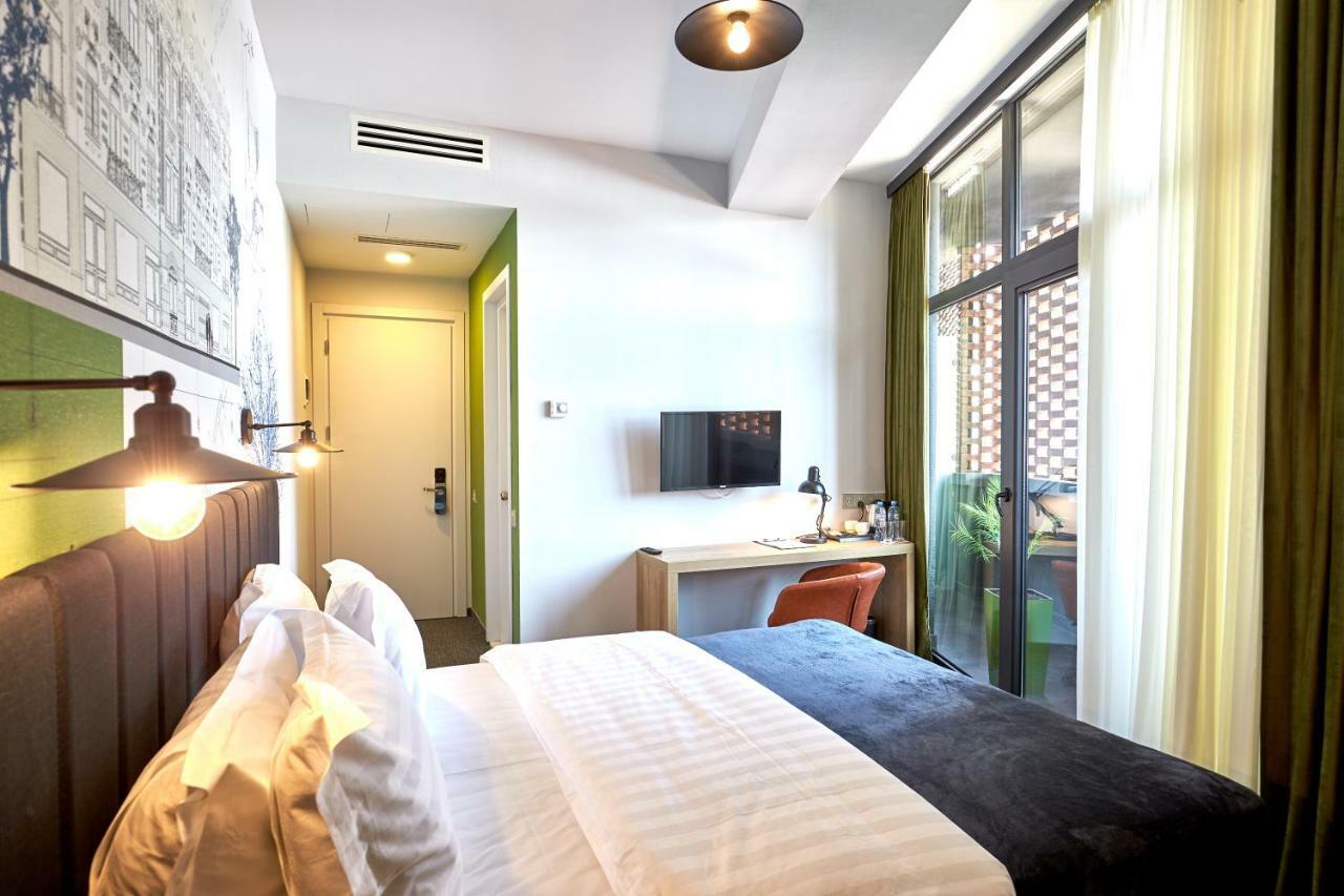 Graphica Hotel 3*